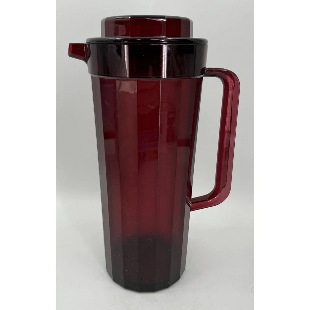 Tupperware Preludio Acrylic 2 Qt Pitcher 2003B-2 Cranberry Red, Lid 2004A-4‎ NEW